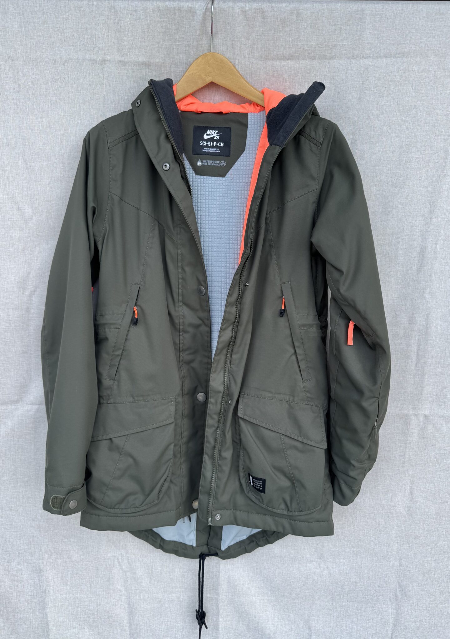 Featured image for Manteau mi-saison Nike