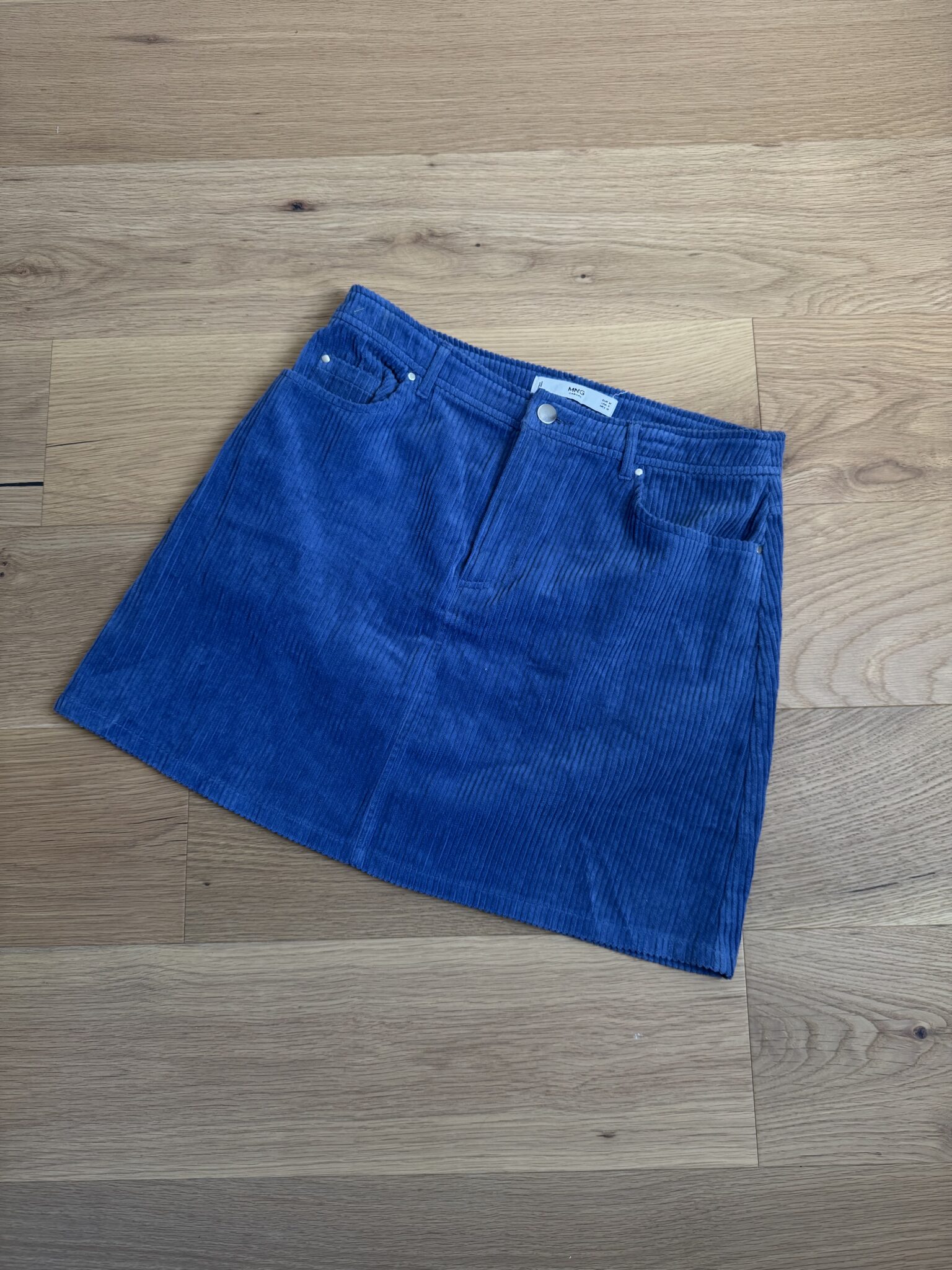 Featured image for Jupe en corduroy Mango
