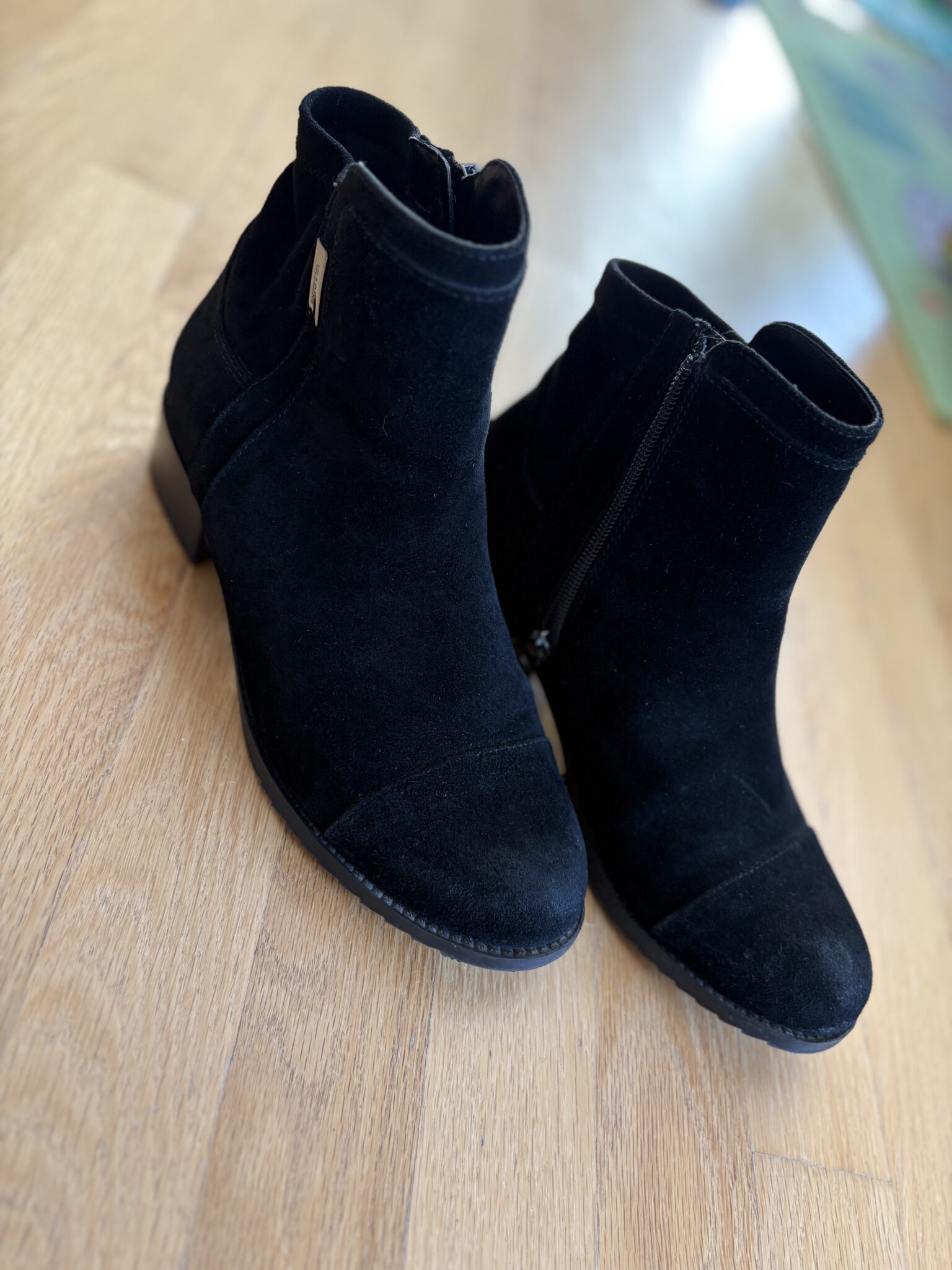 Featured image for Bottes Valdini en suede 7