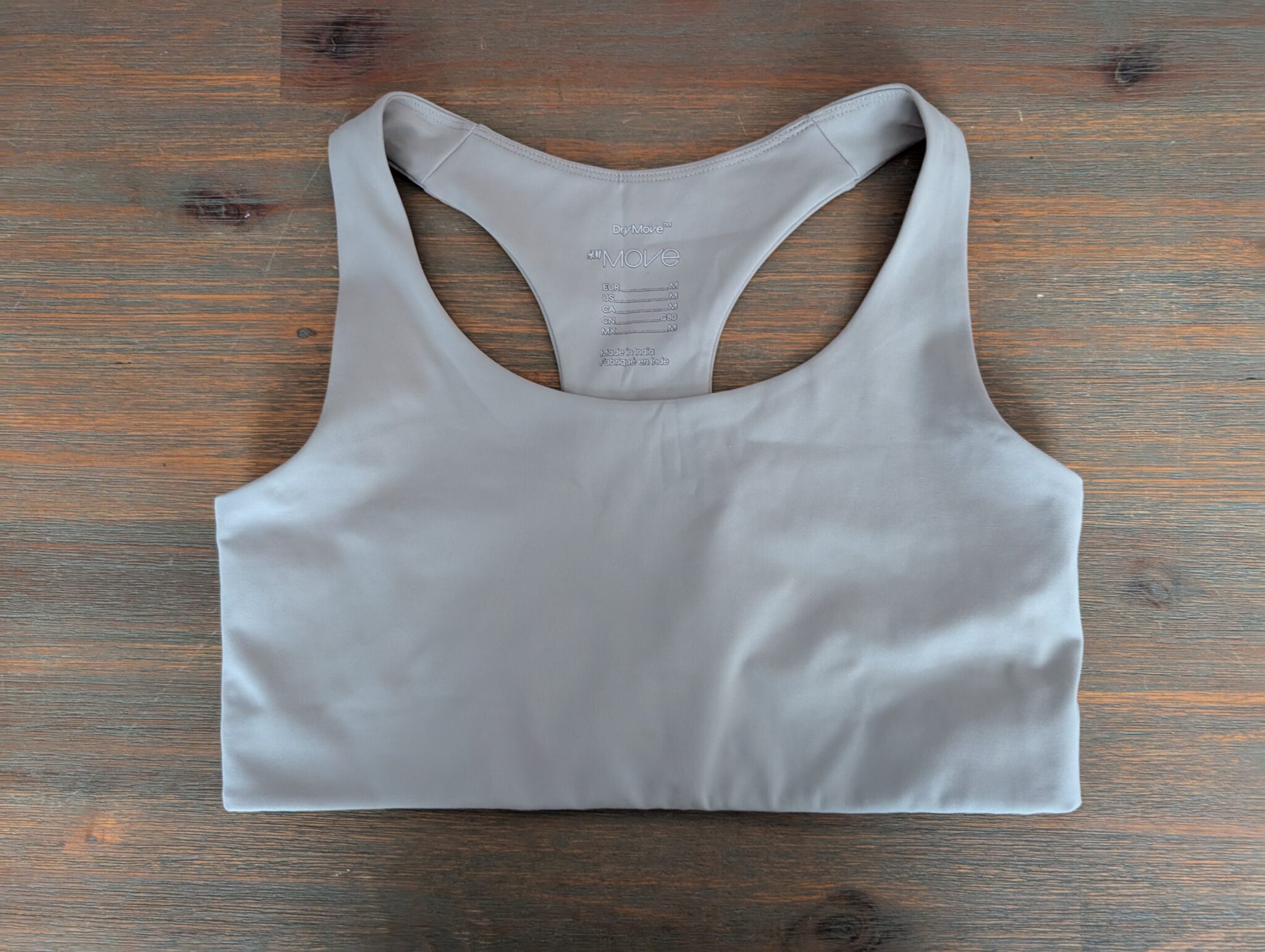 Featured image for HM move sports top