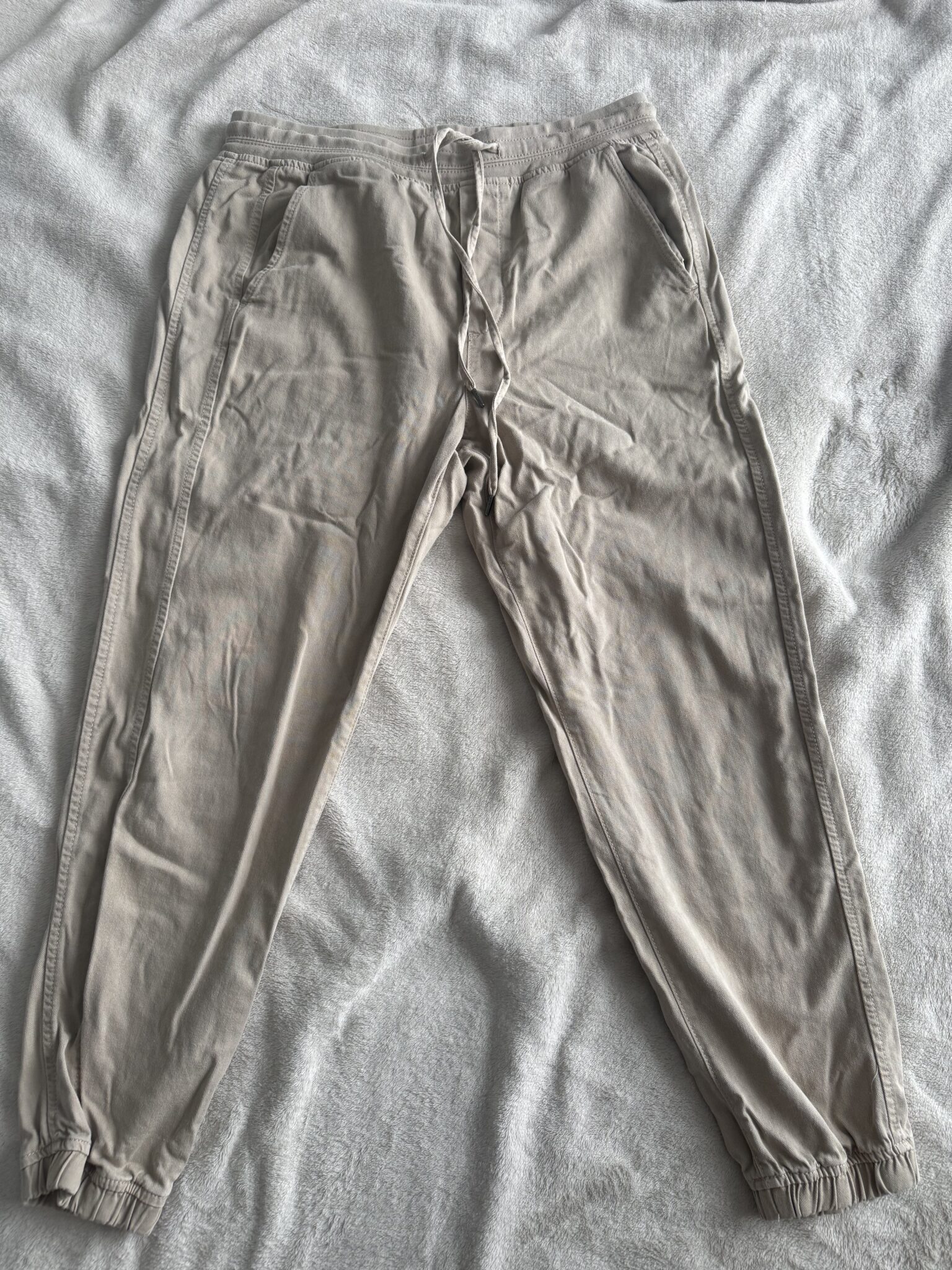 Featured image for Pantalon cargo beige