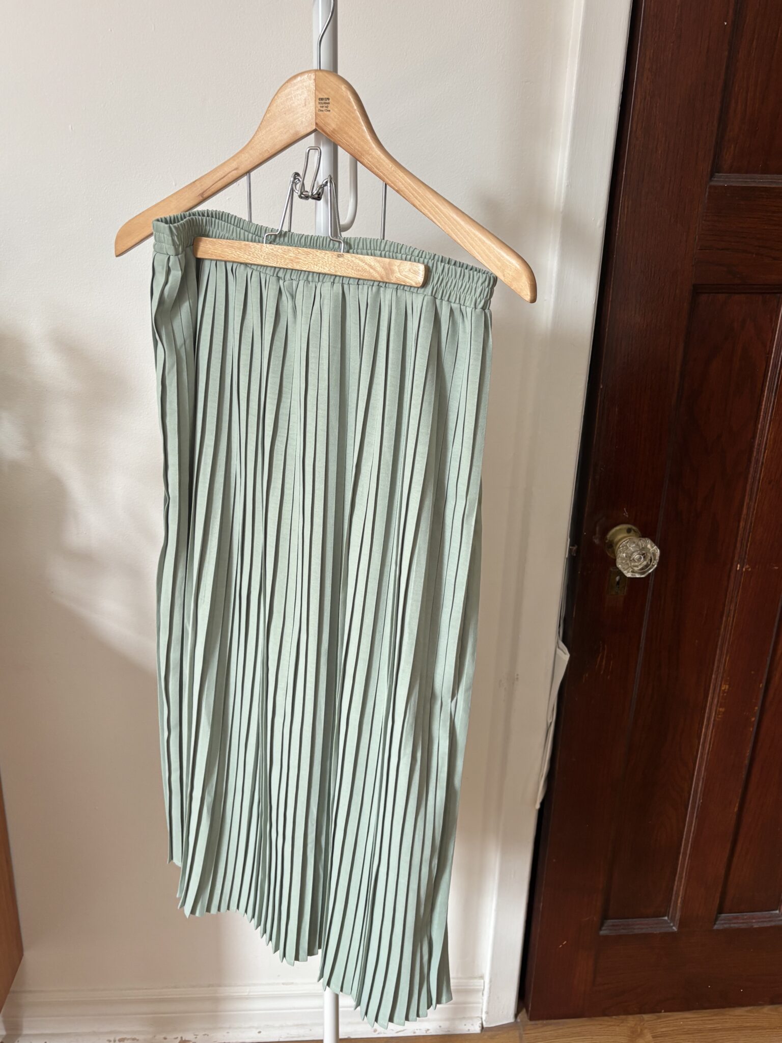 Image for Mint-coloured pleated skirt