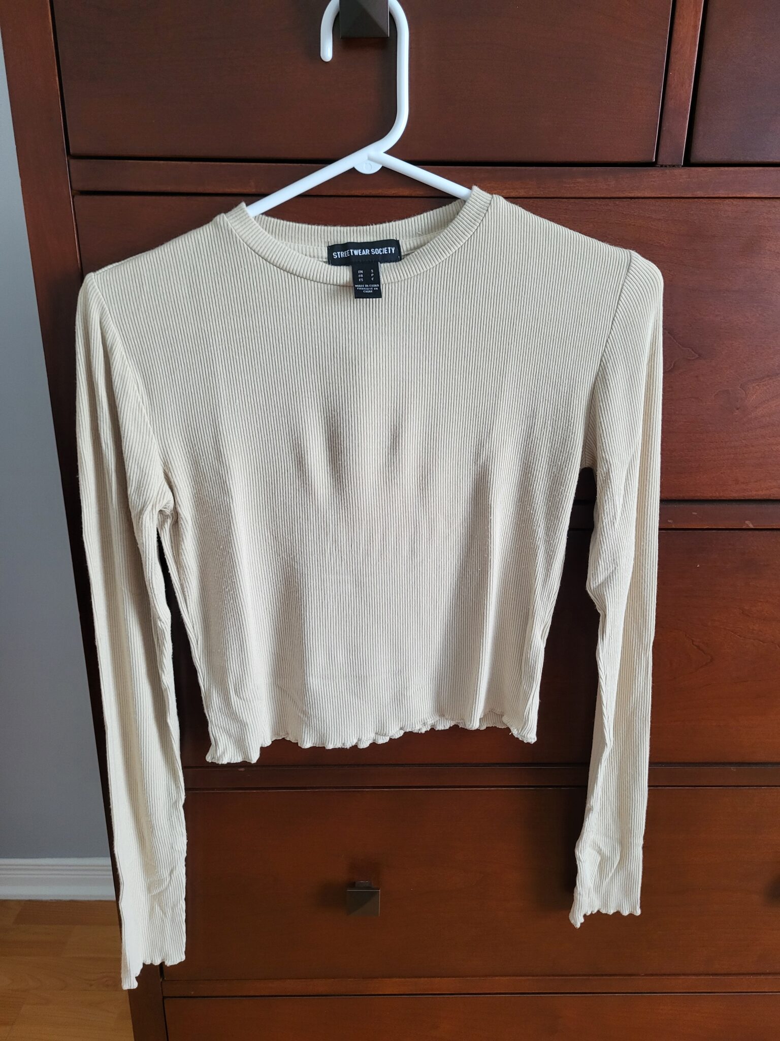 Featured image for Short cardigan, long sleeves