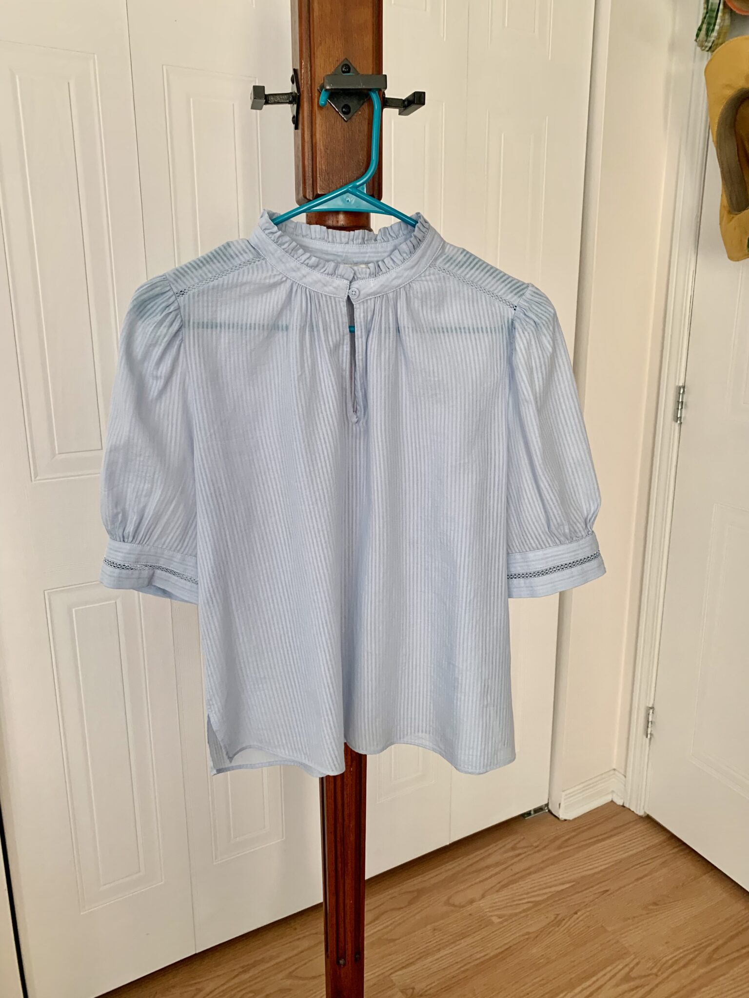 Featured image for Chemise à manches bouffantes