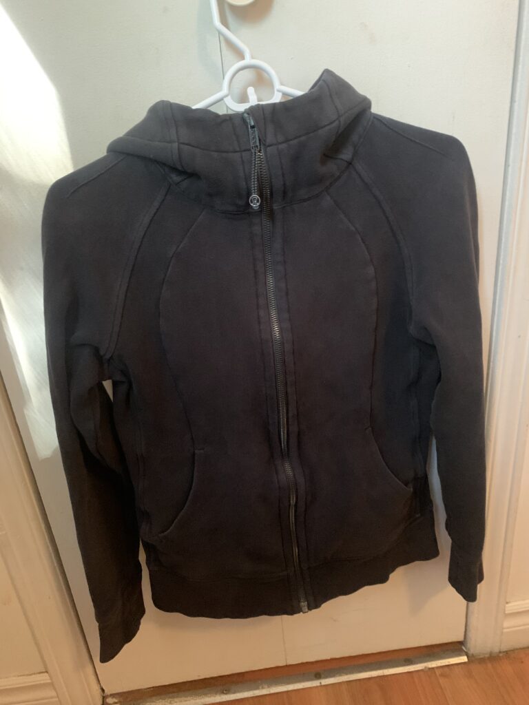 Featured image for 6 - Noir Scuba full zip Lululemon