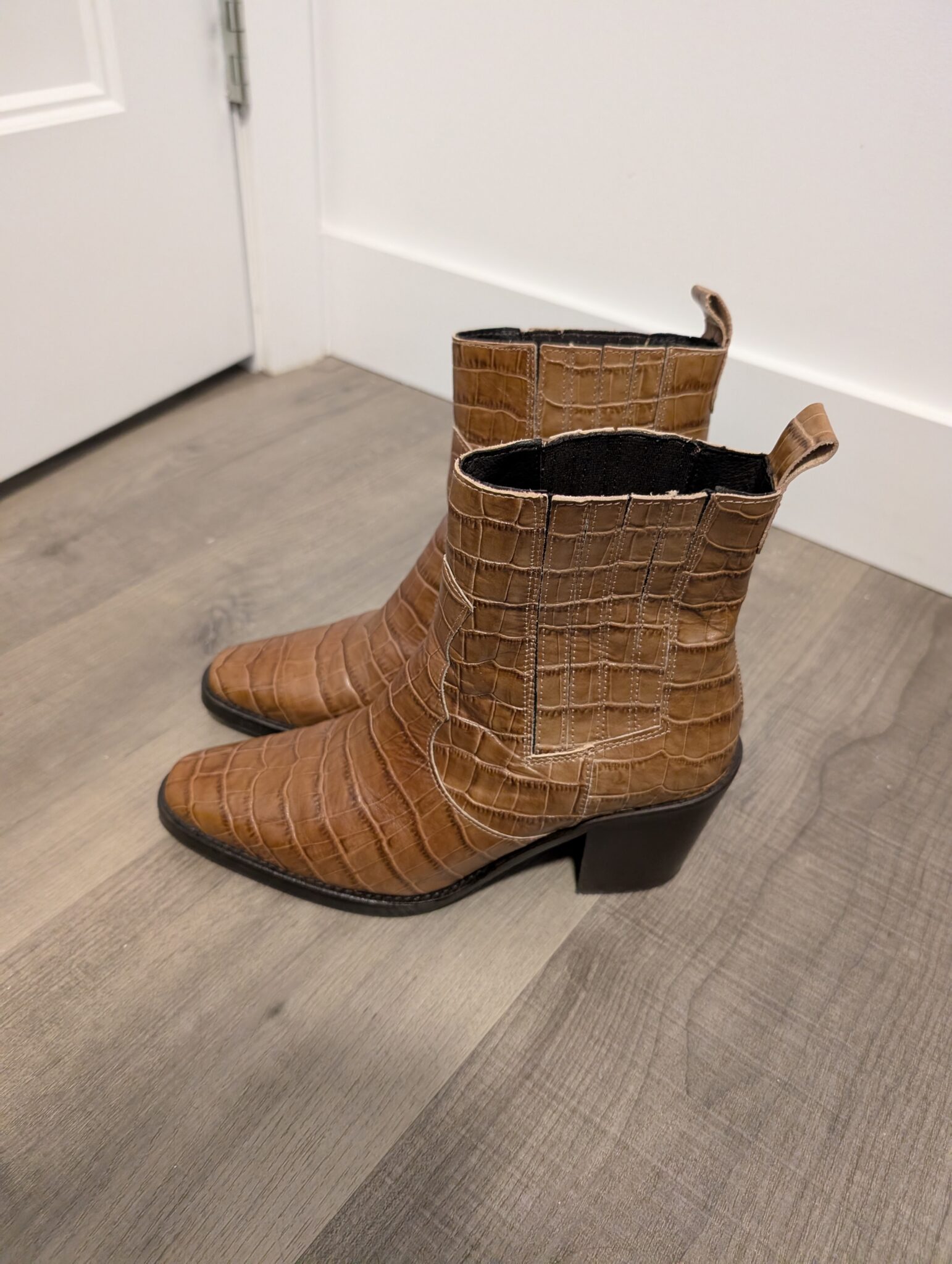 Featured image for L'intervalle/Bottes Western Sz 38