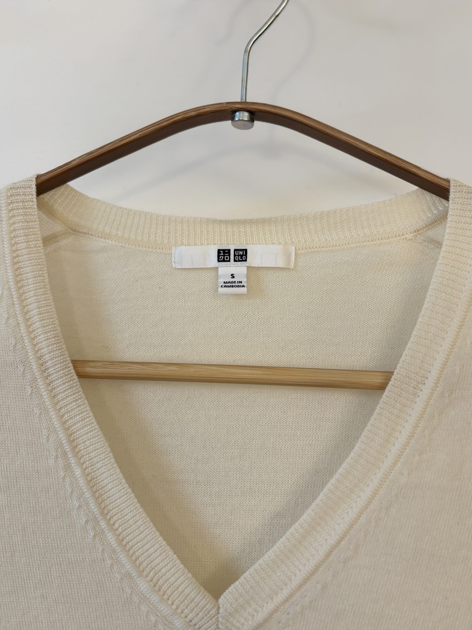 Image for Off-white V-neck jumper