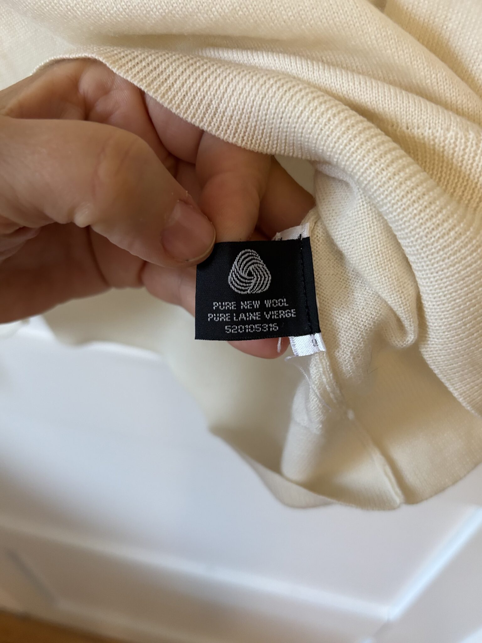Image for Off-white V-neck jumper
