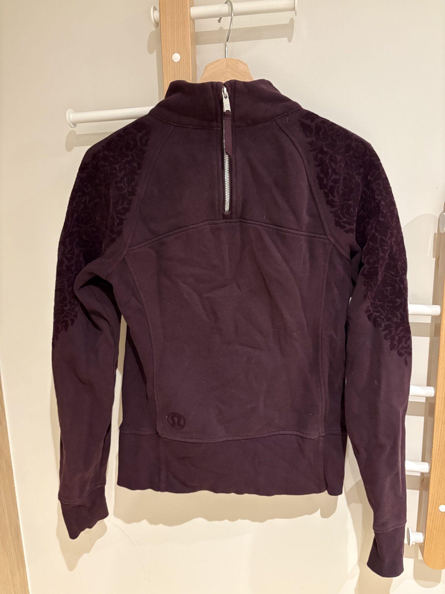 Image for Pull Lululemon avec velours