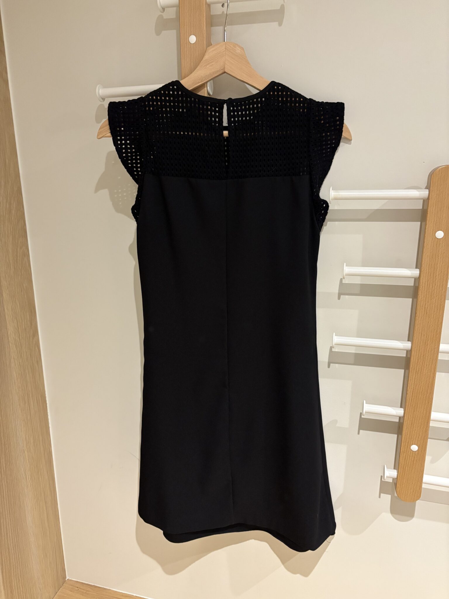 Image for Robe Michael Kors noire avec détail de broderie