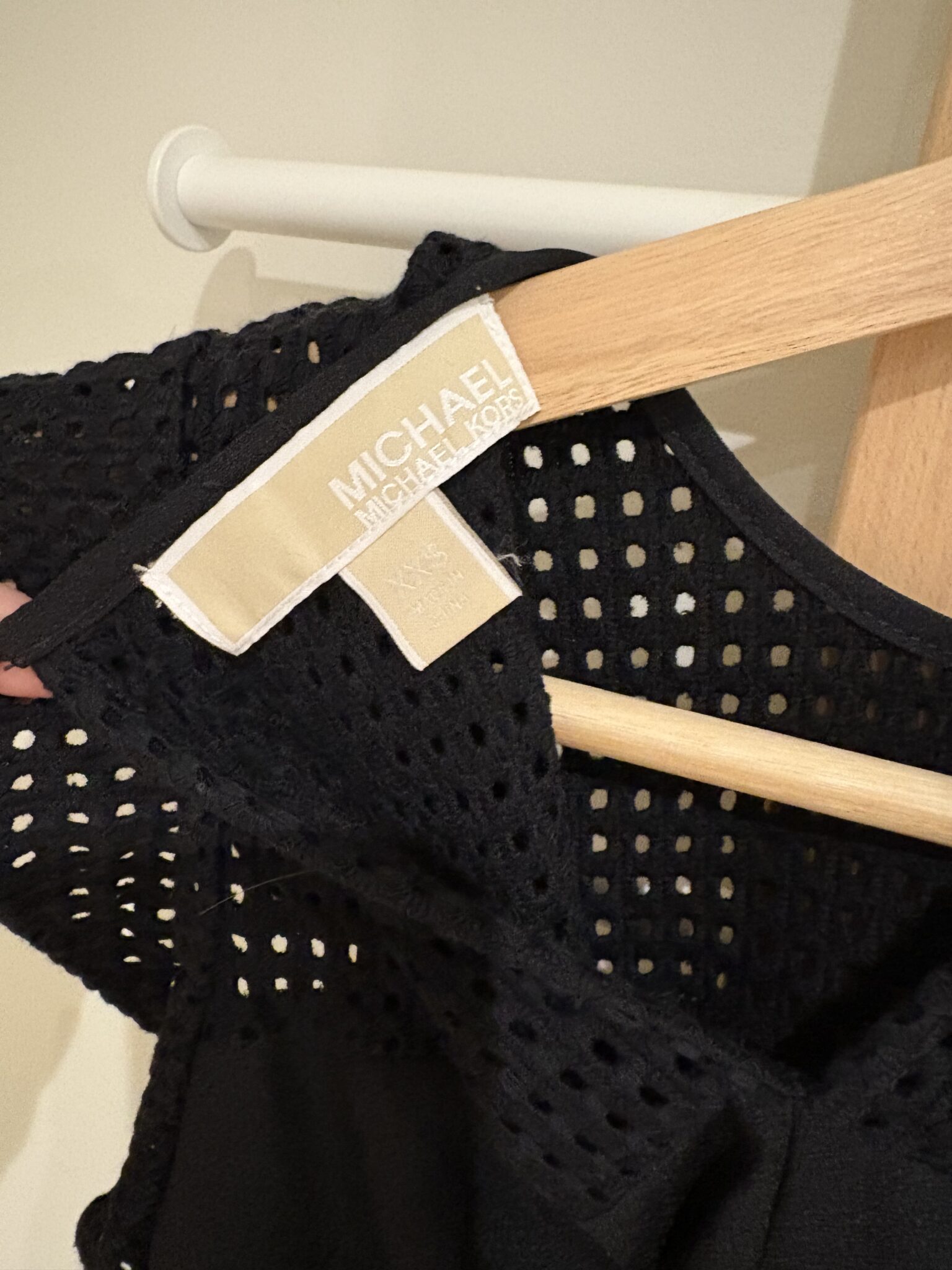 Image for Robe Michael Kors noire avec détail de broderie