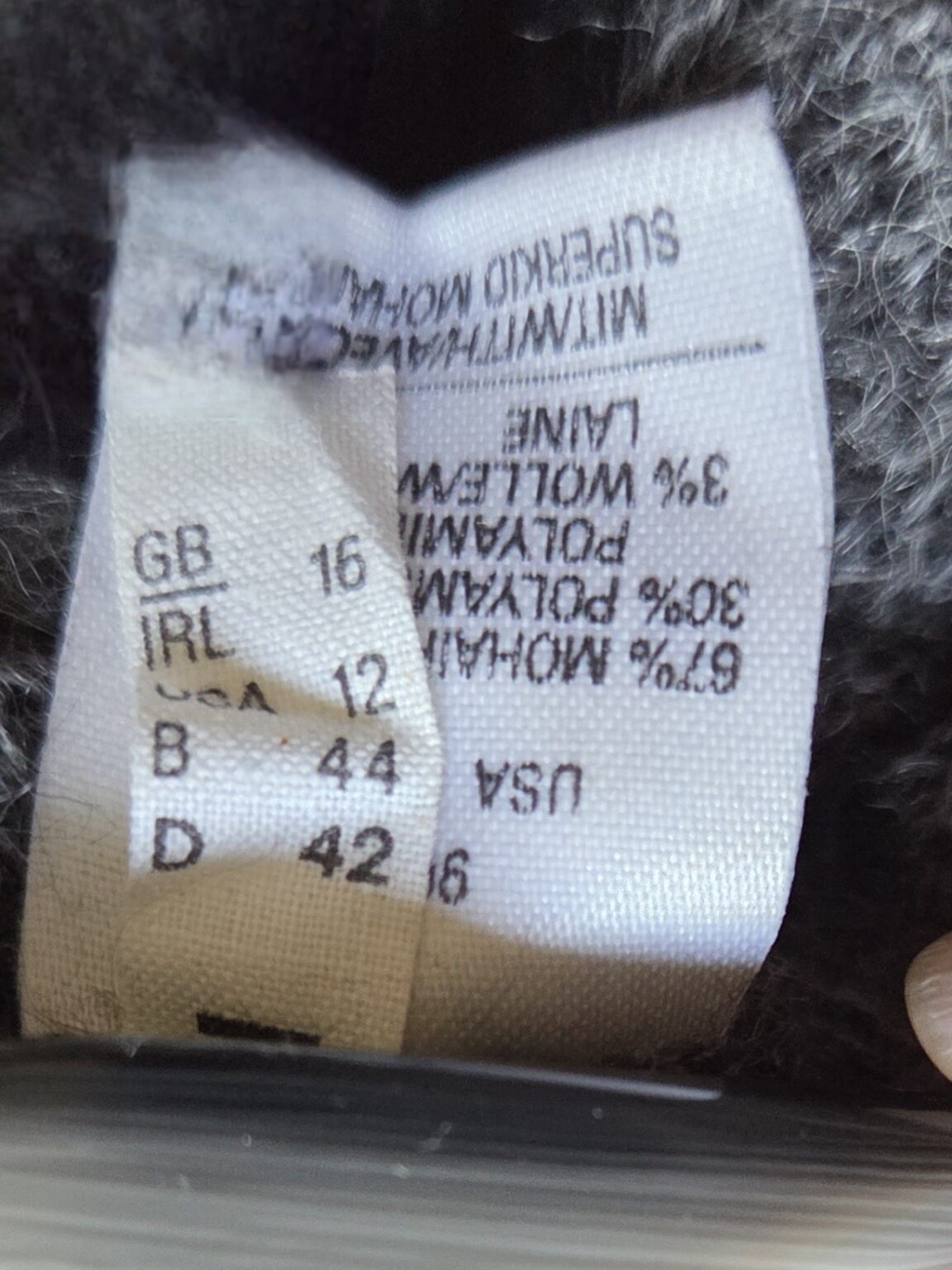 Image for Superbe cardigan écossais brodé en mohair gris foncé