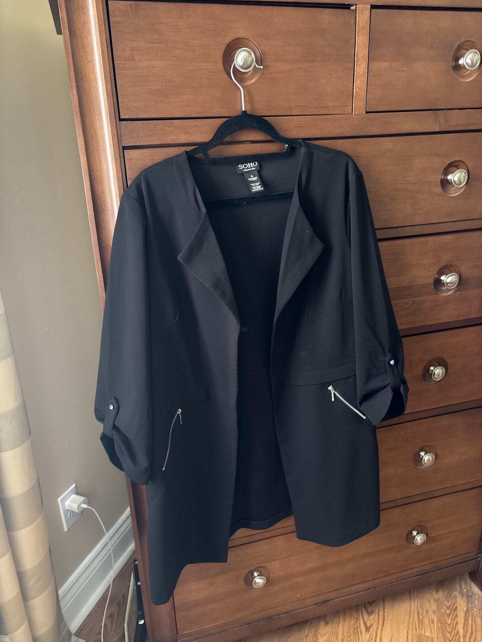 Featured image for Veste longue noire
