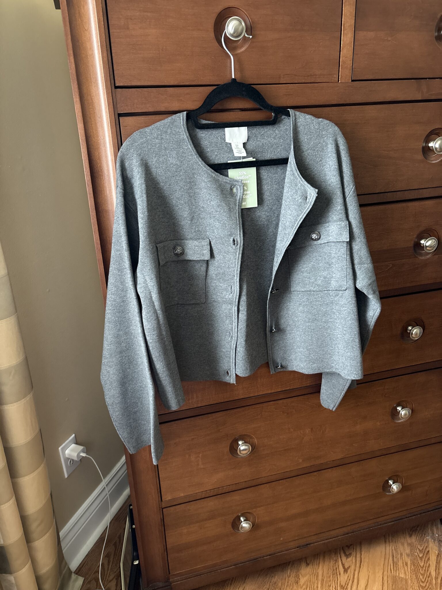 Featured image for Cardigan gris