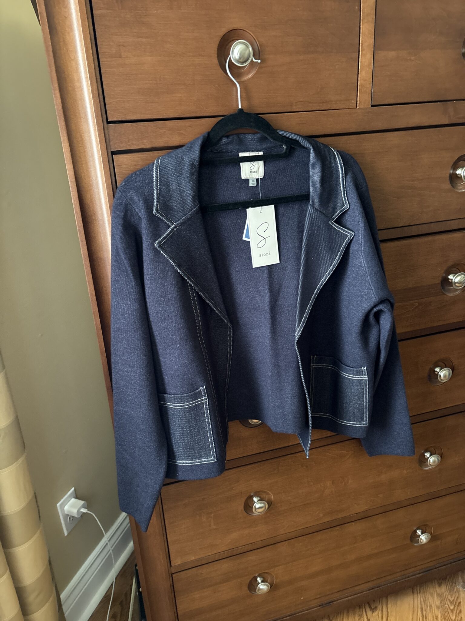 Featured image for Veste bleue marine