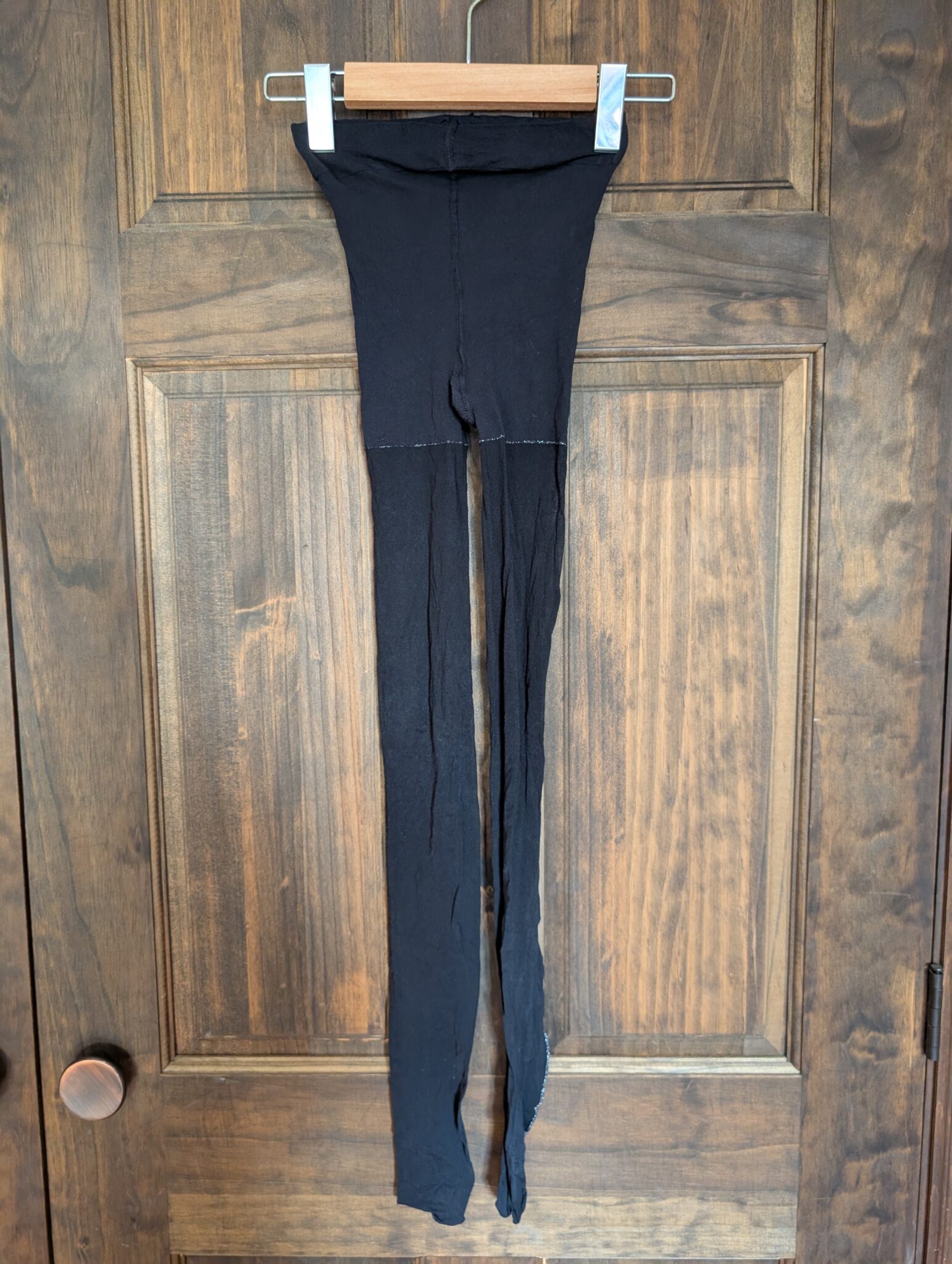 Featured image for Tights with glittering back seam