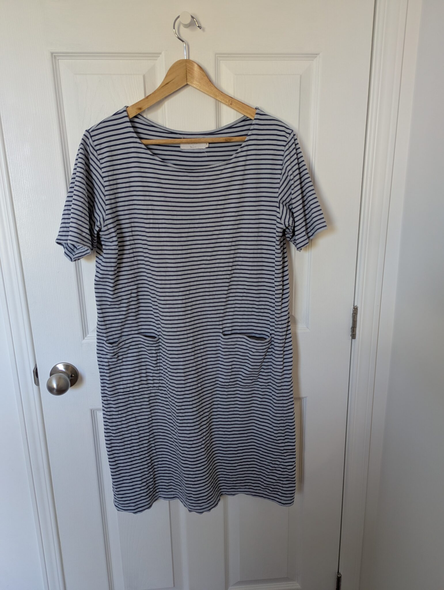 Featured image for Robe rayée en coton bio, medium