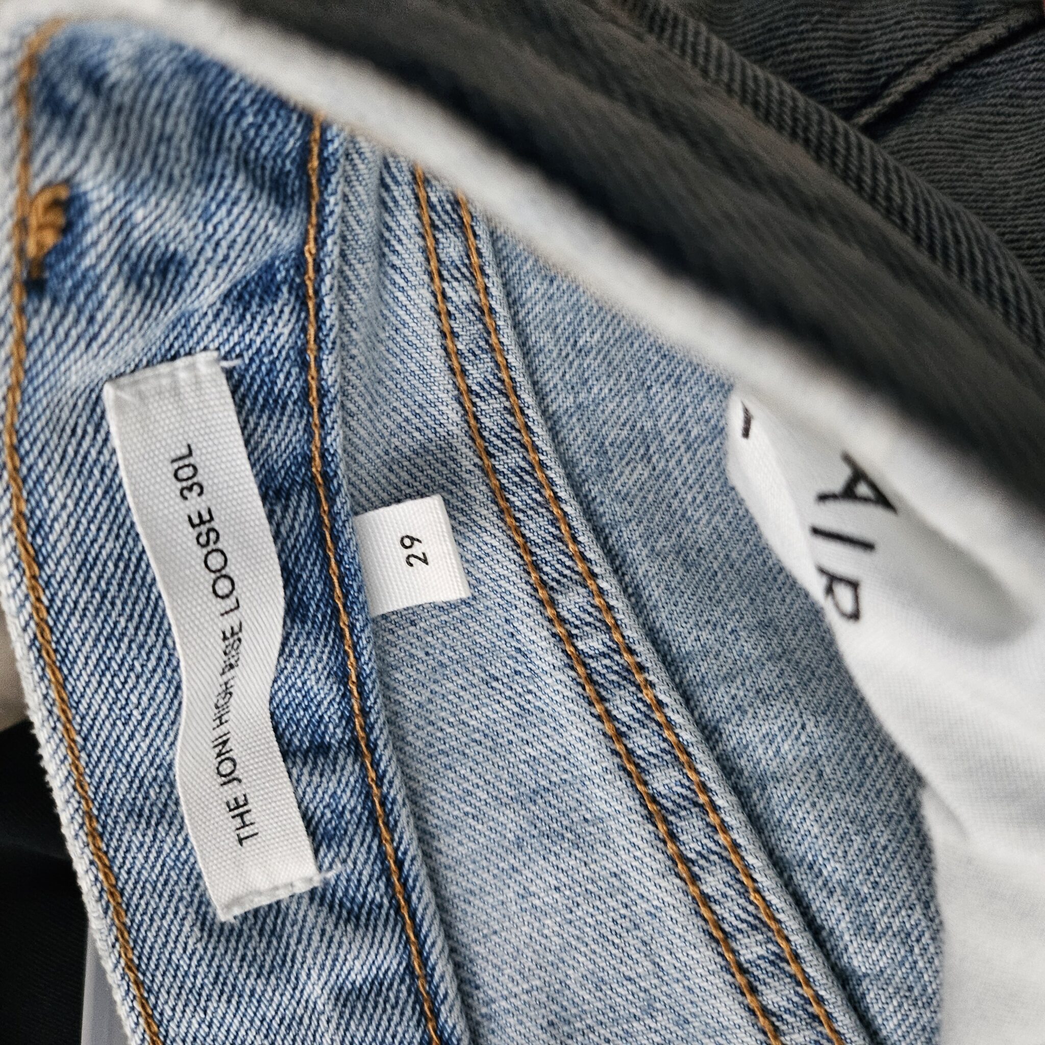 Image for The 90 Joni high rise loose Denim Forum