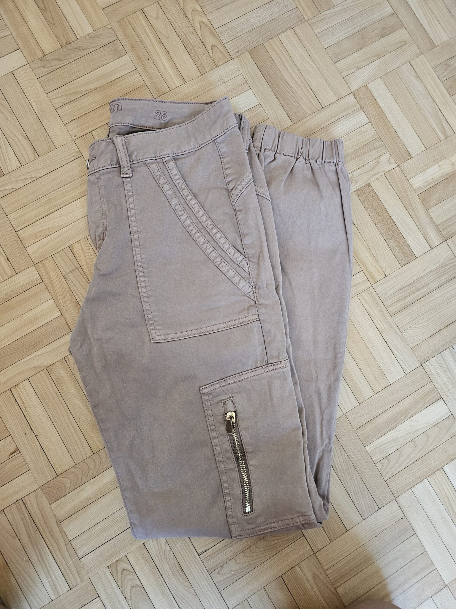 Image for Cream trousers/joggers
