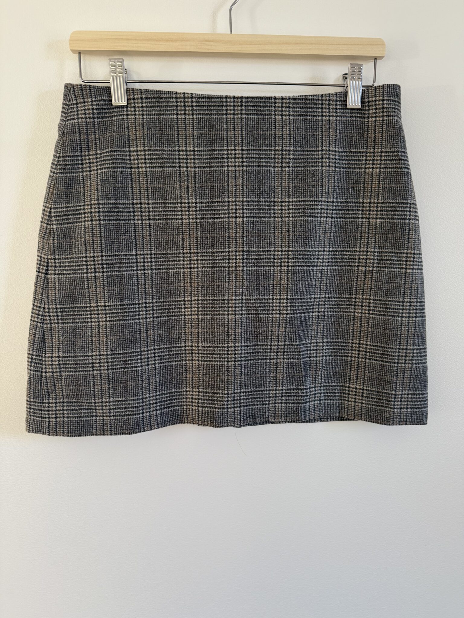 Featured image for Minijupe classique Aritzia à carreaux