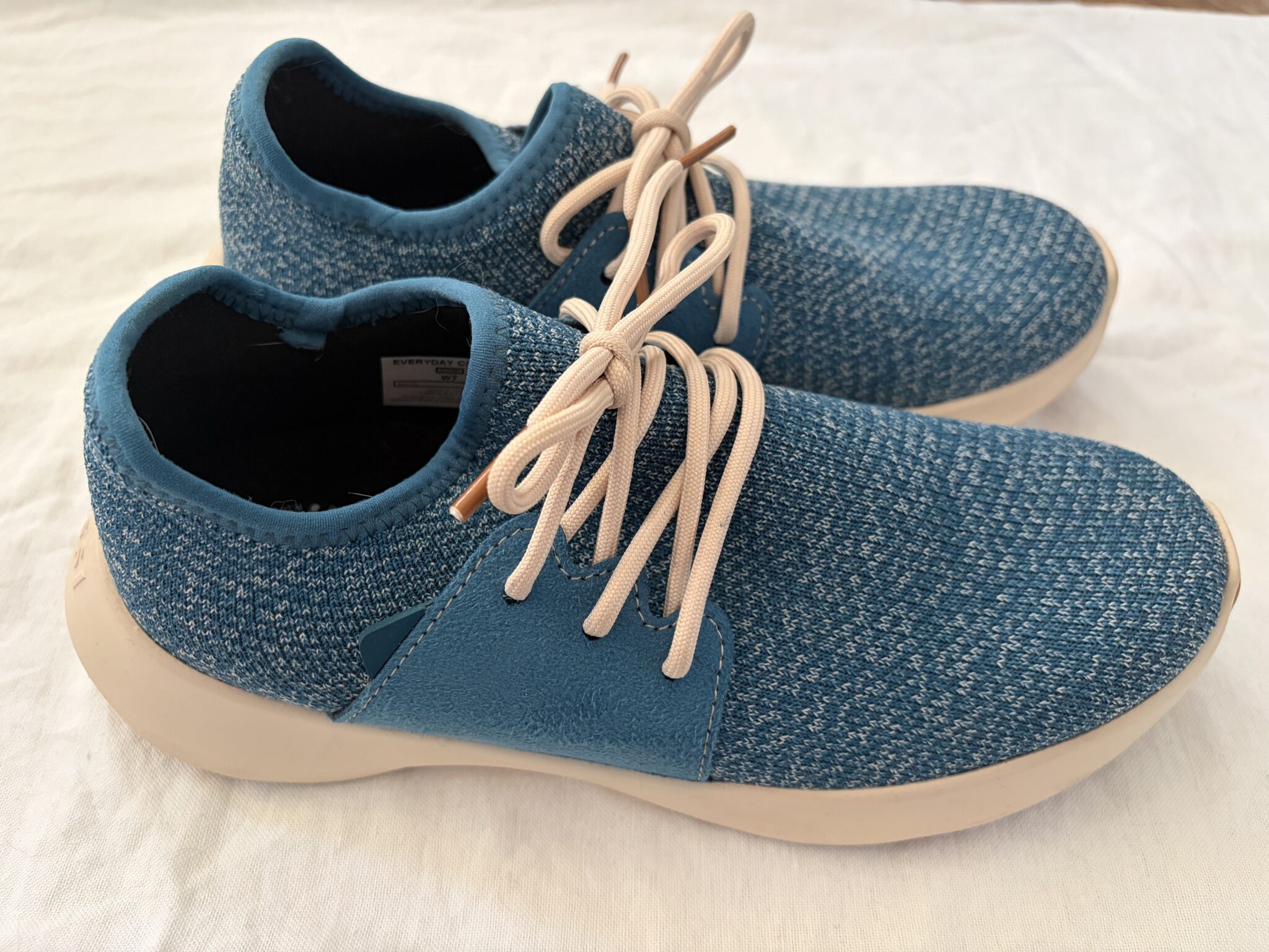 Featured image for Sneakers Vessi bleus