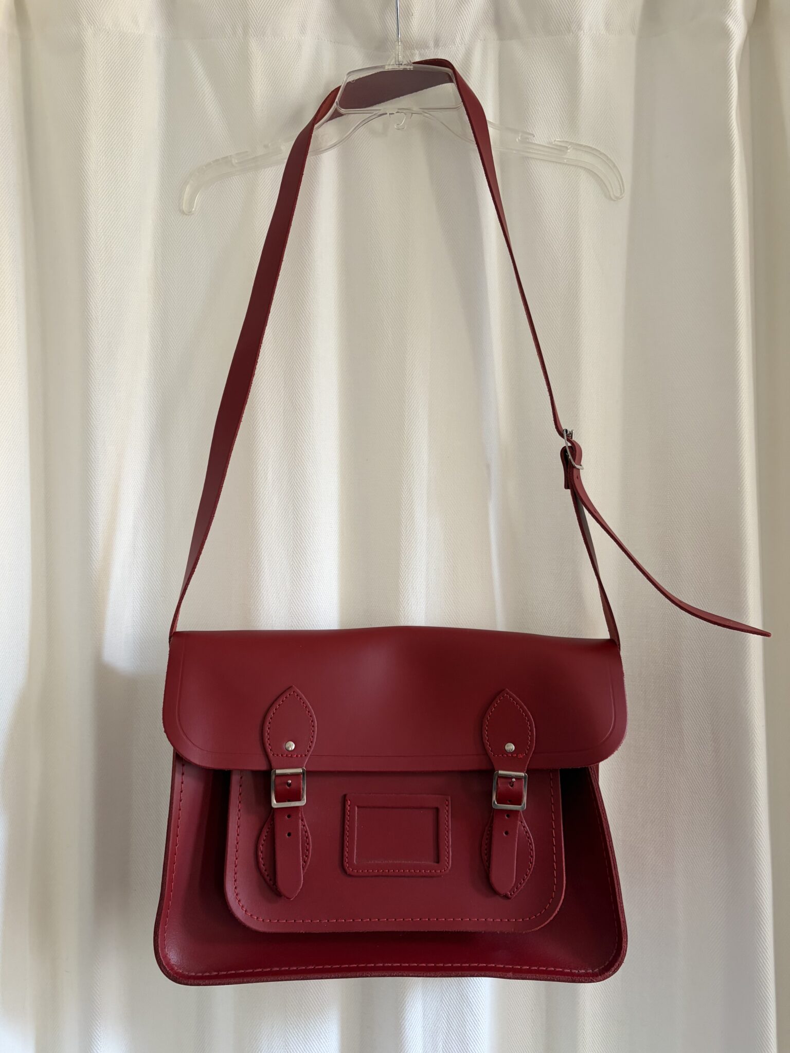 Featured image for Satchel rouge en cuir