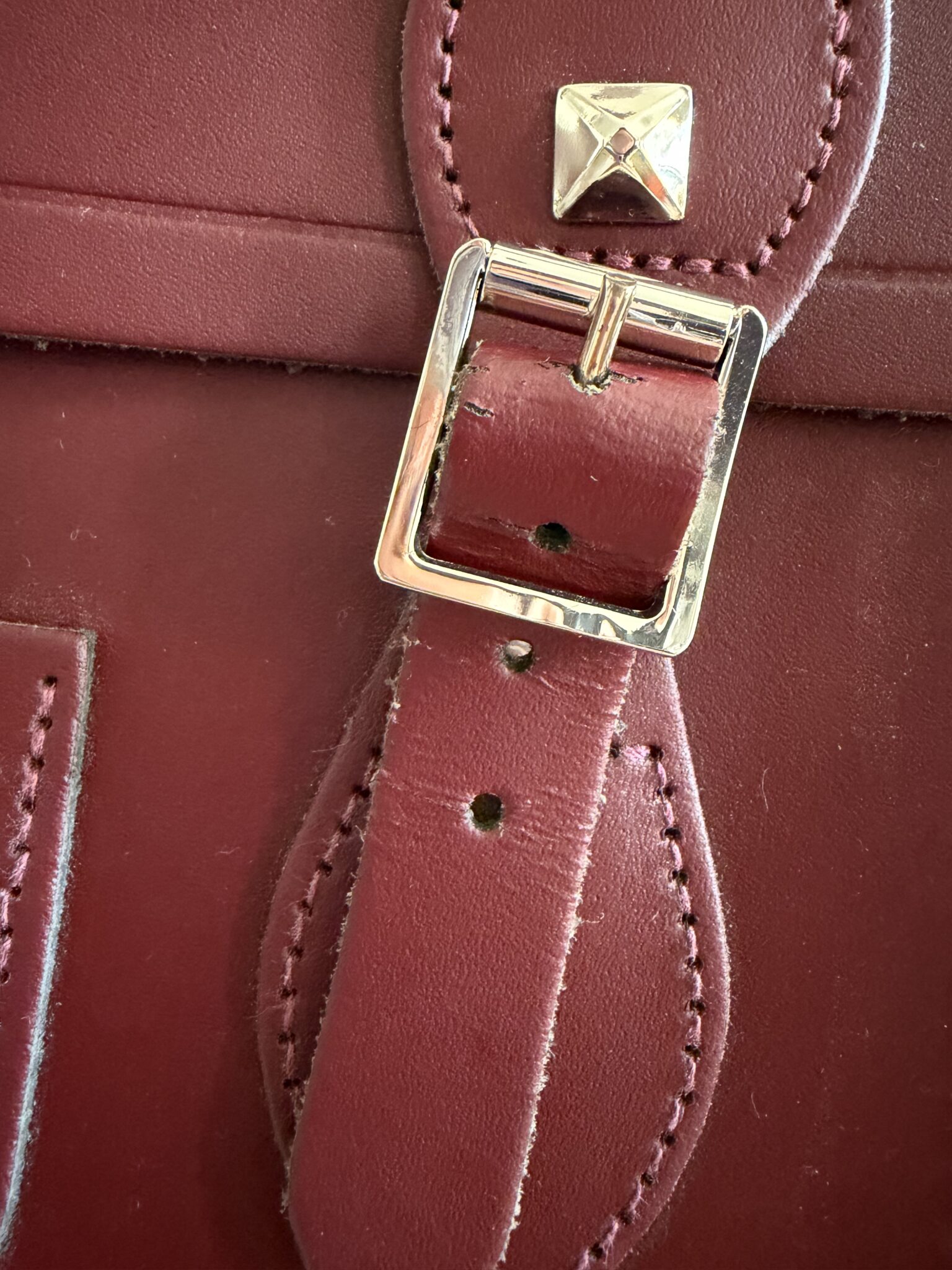 Image for Satchel bourgogne en cuir
