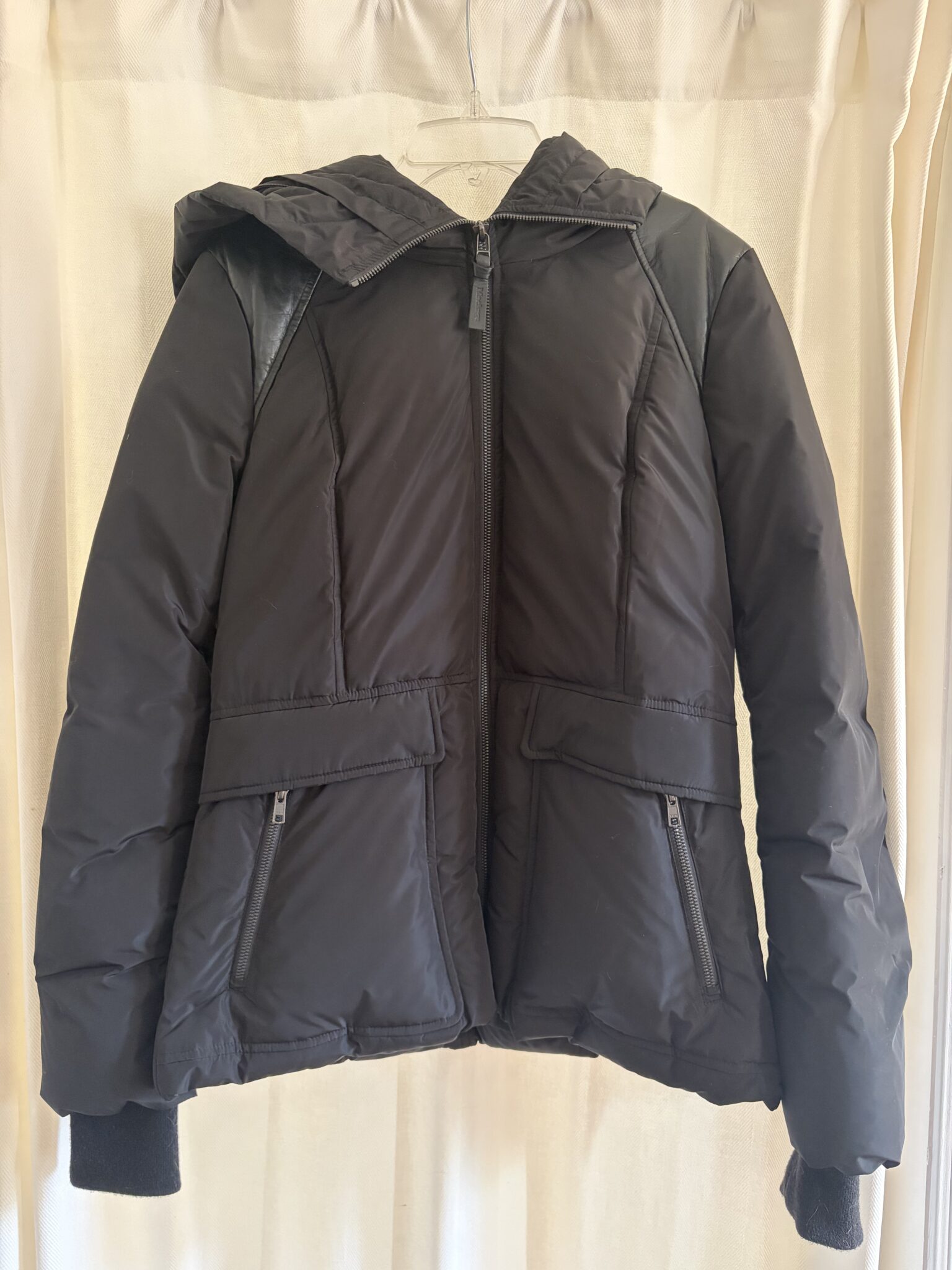 Featured image for Manteau matelassé Mackage noir