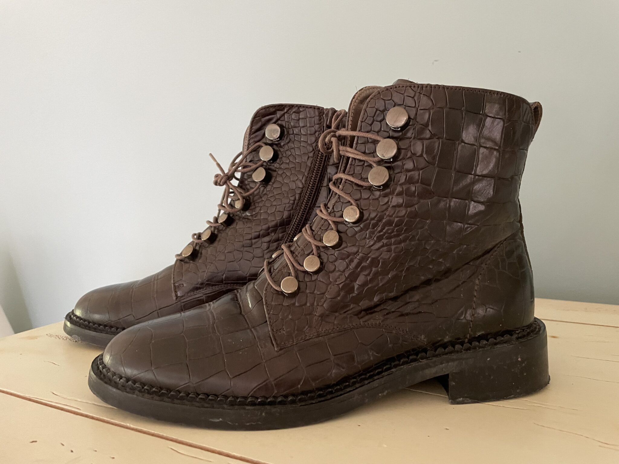 Featured image for Bottines brunes foncée