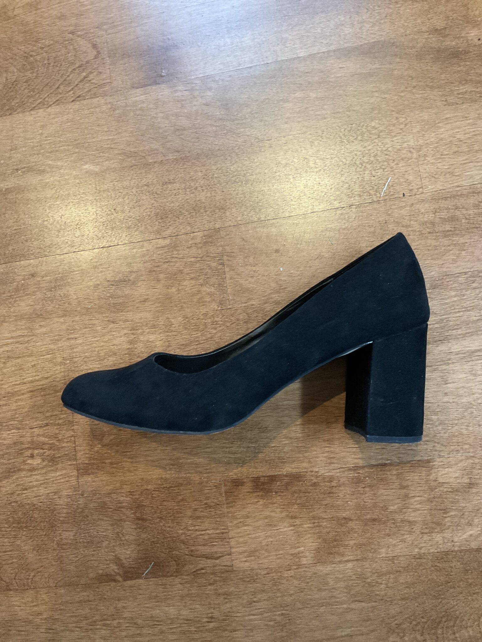 Featured image for Suede high-heeled shoes