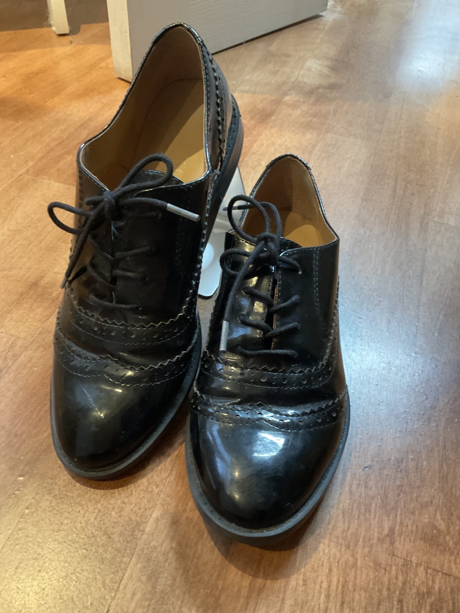 Image for Chaussures en cuir verni noires
