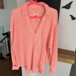 Featured thumbnail for Chandail rose gauffré