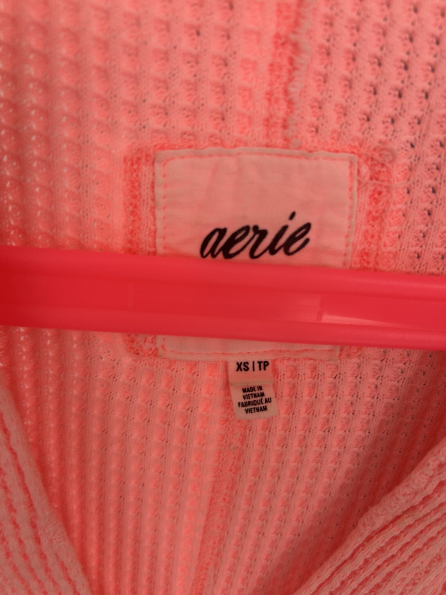 Image for Chandail rose gauffré