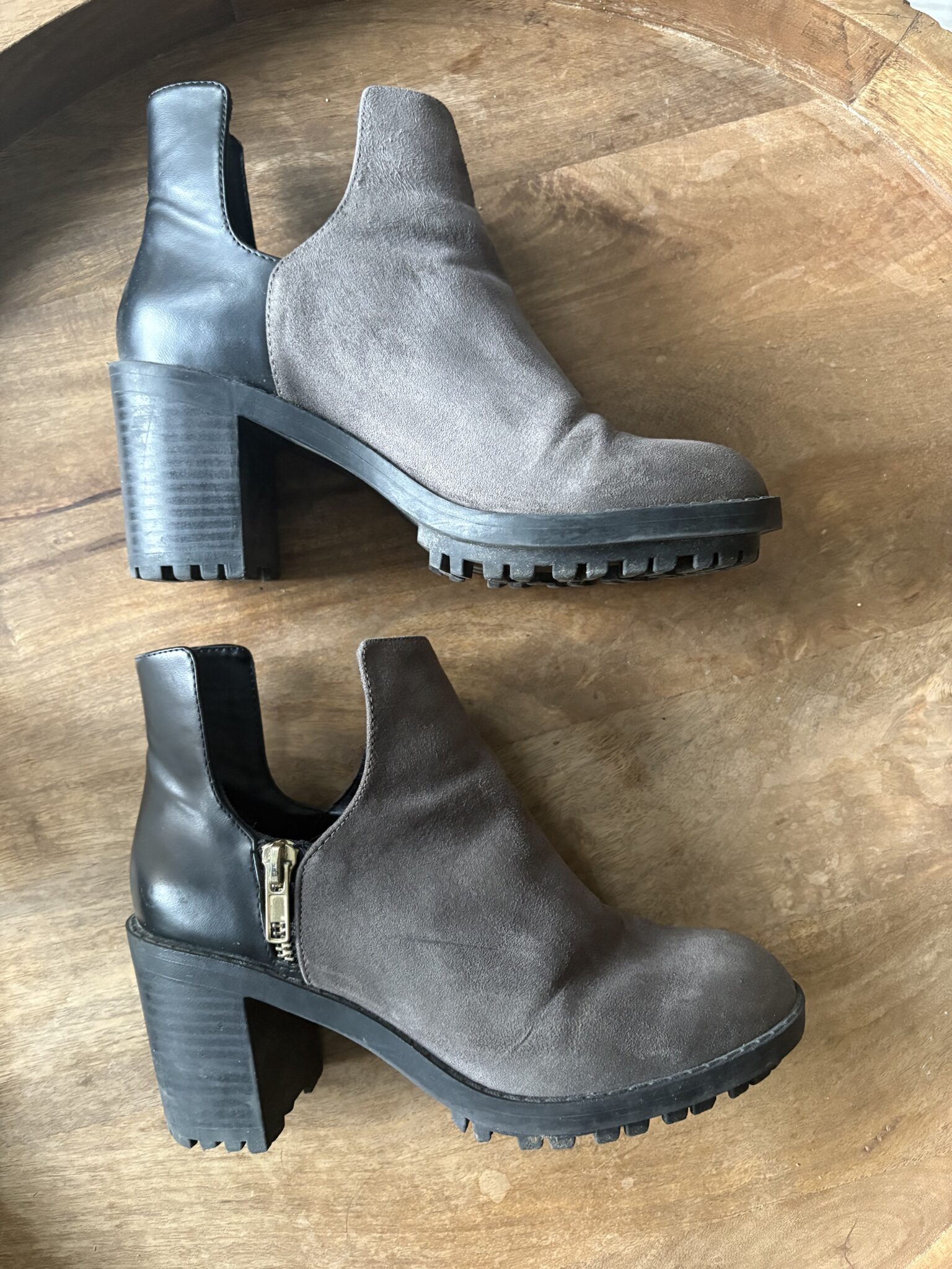 Featured image for Bottines en daim Zara
