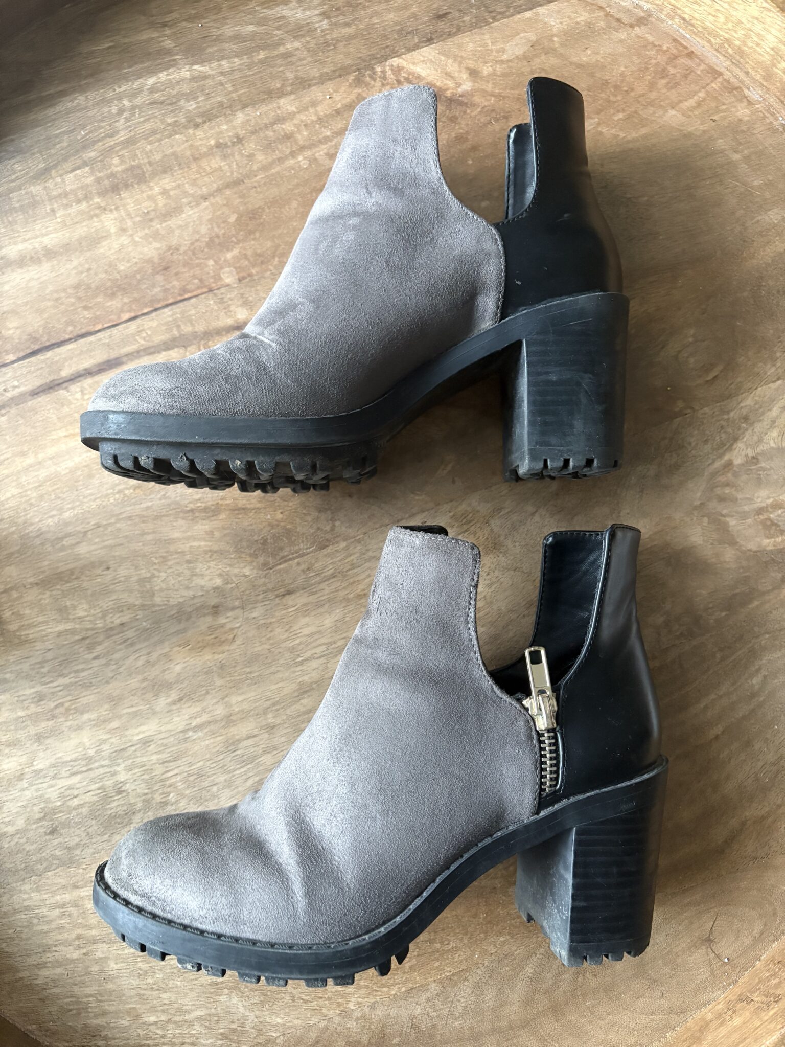 Image for Bottines en daim Zara