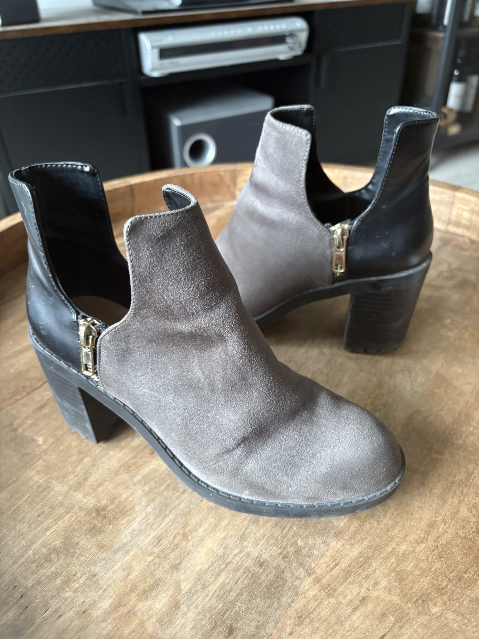 Image for Bottines en daim Zara
