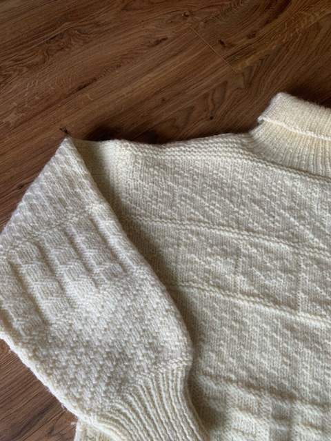 Image for Tricot fait à la main par Armande