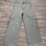 Featured thumbnail for 4 - Cargo kaki Zara