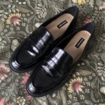 Featured thumbnail for Flâneurs en cuir verni