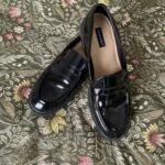 Thumbnail for Flâneurs en cuir verni
