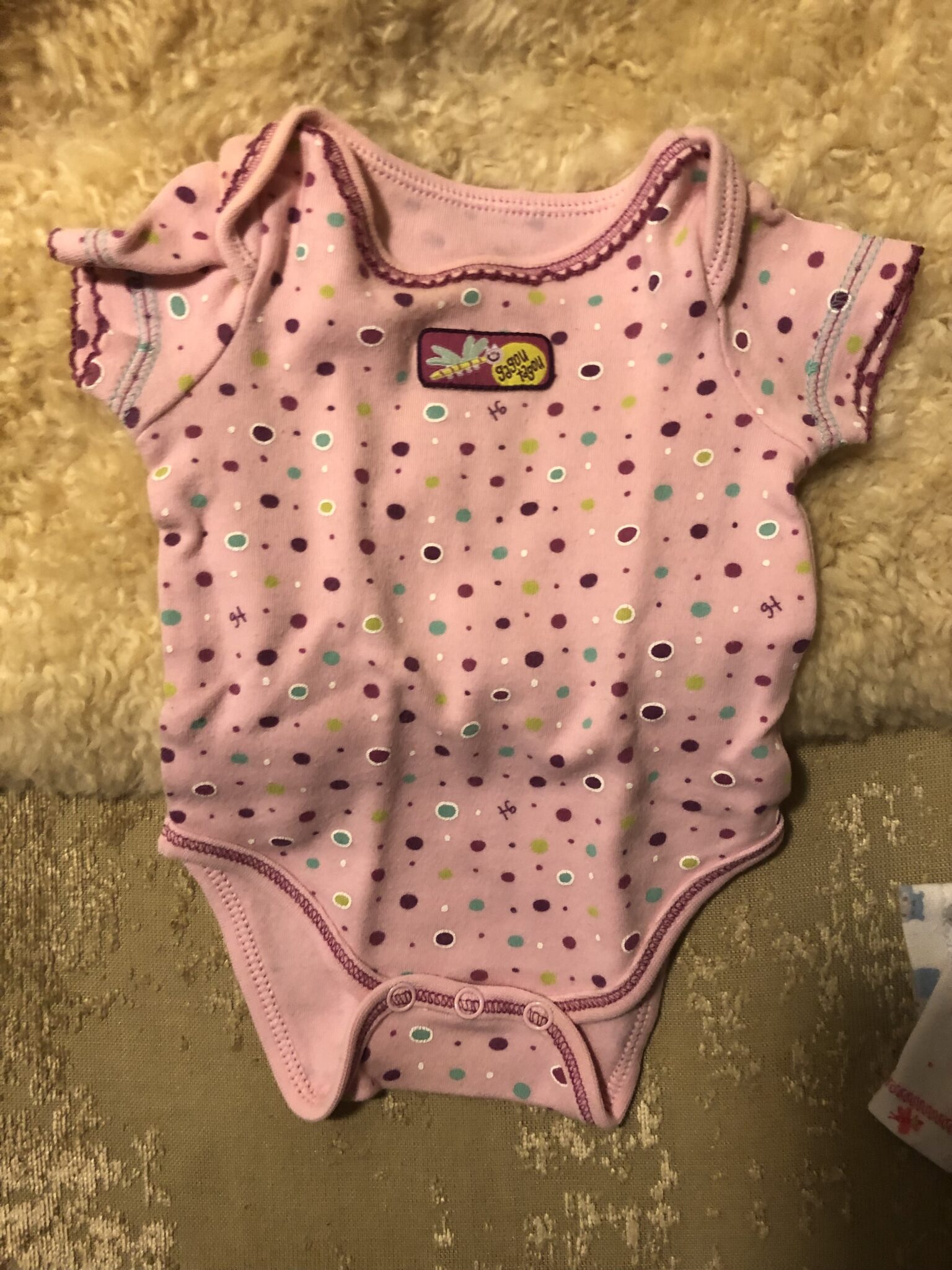 Featured image for Cache couche bébé naissant fille