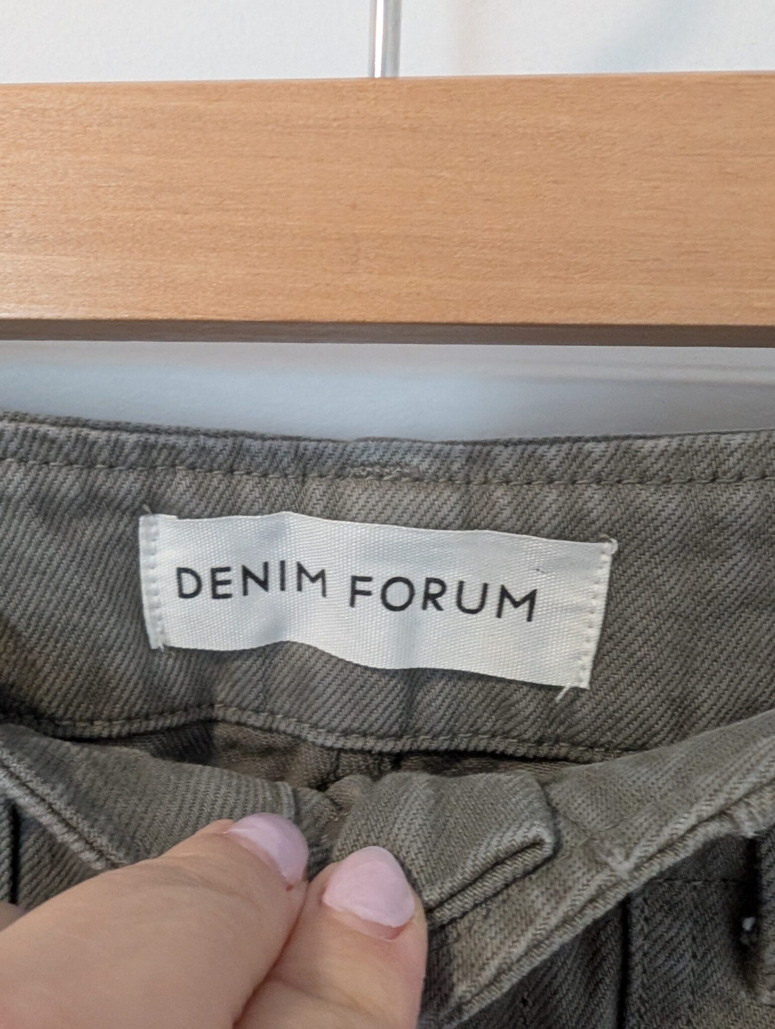 Image for Aritzia/Denim Forum The Joni High rise Loose 29L sz 23