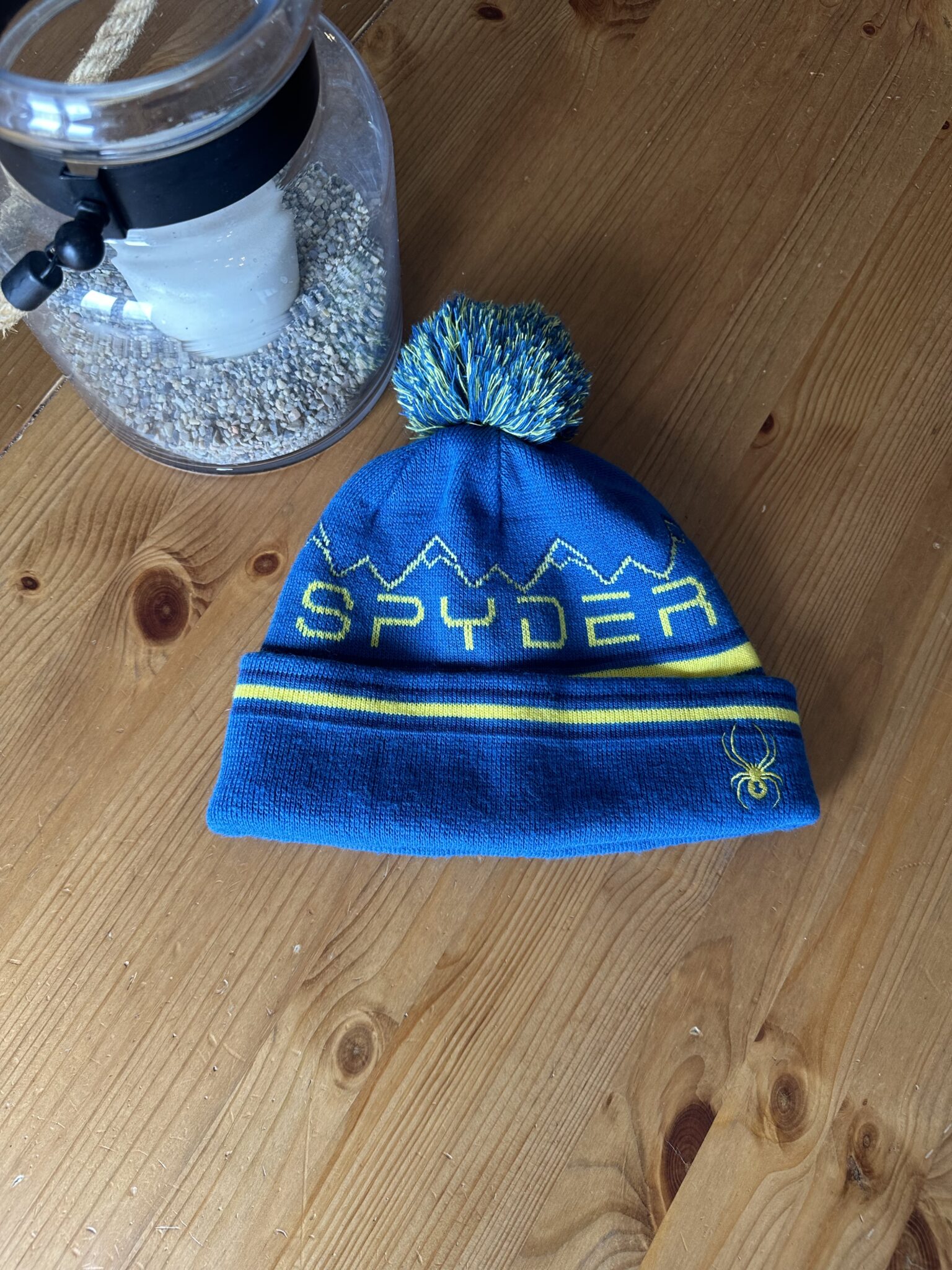 Featured image for Tuques bleu et jaune Spider