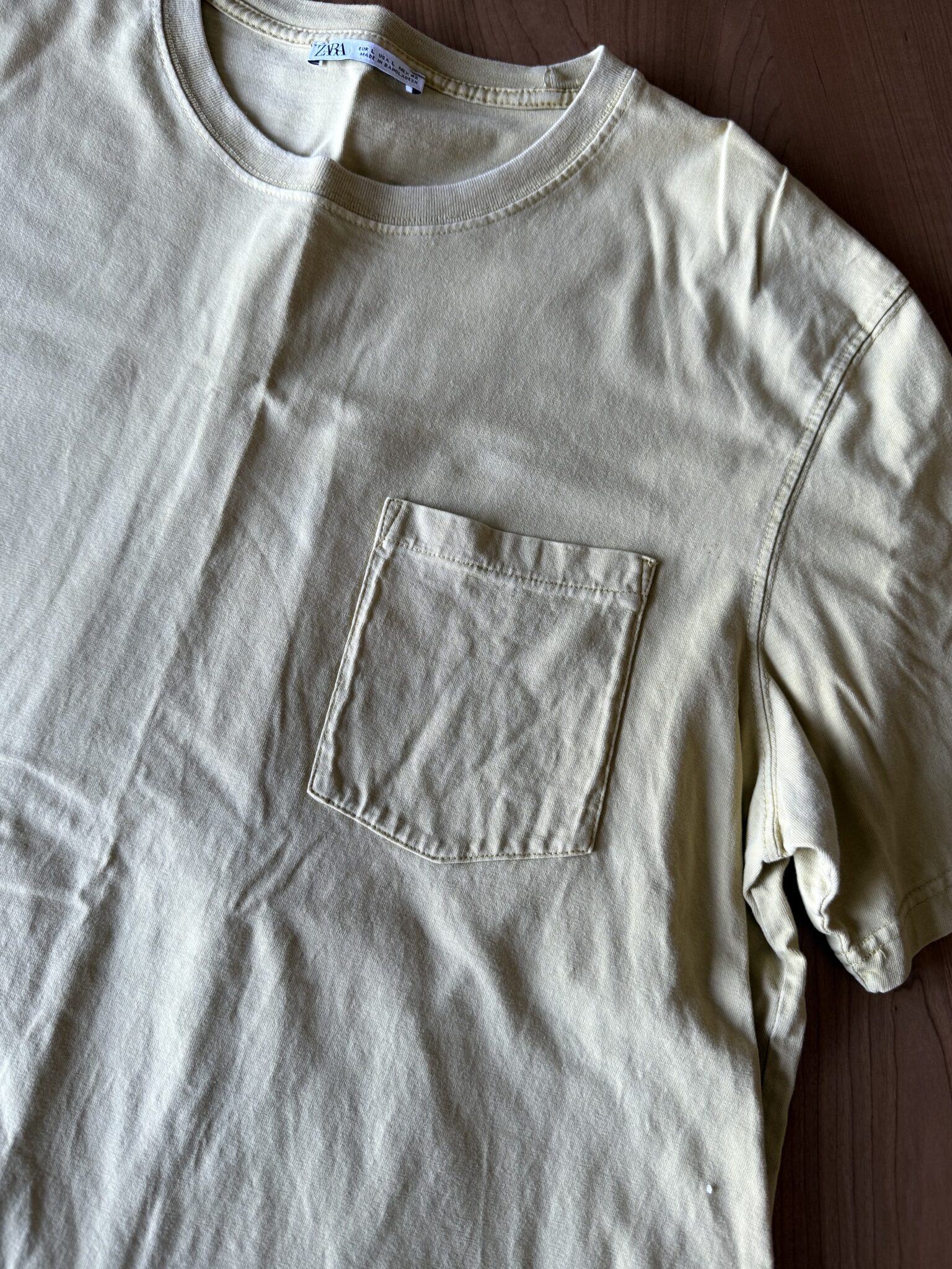 Image for Tshirt jaune ocre avec poche