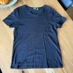 Featured thumbnail for Tshirt noir col en V