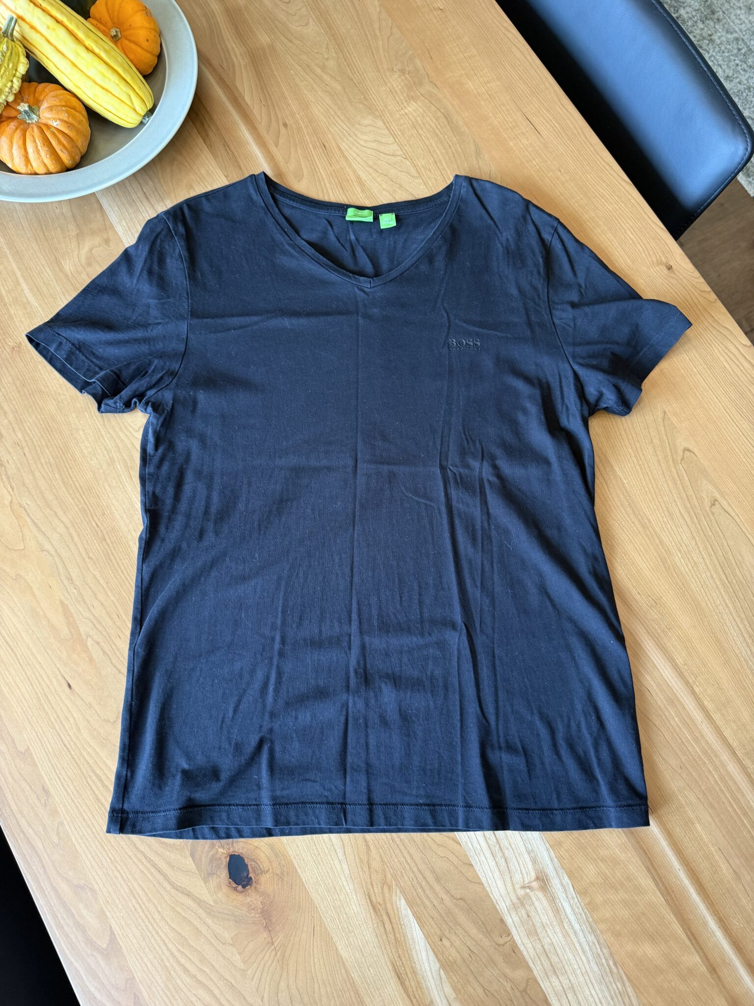 Featured image for Tshirt noir col en V