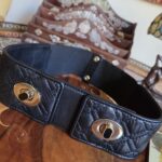 Featured thumbnail for Marciano-Ceinture en cuir noir matelassée