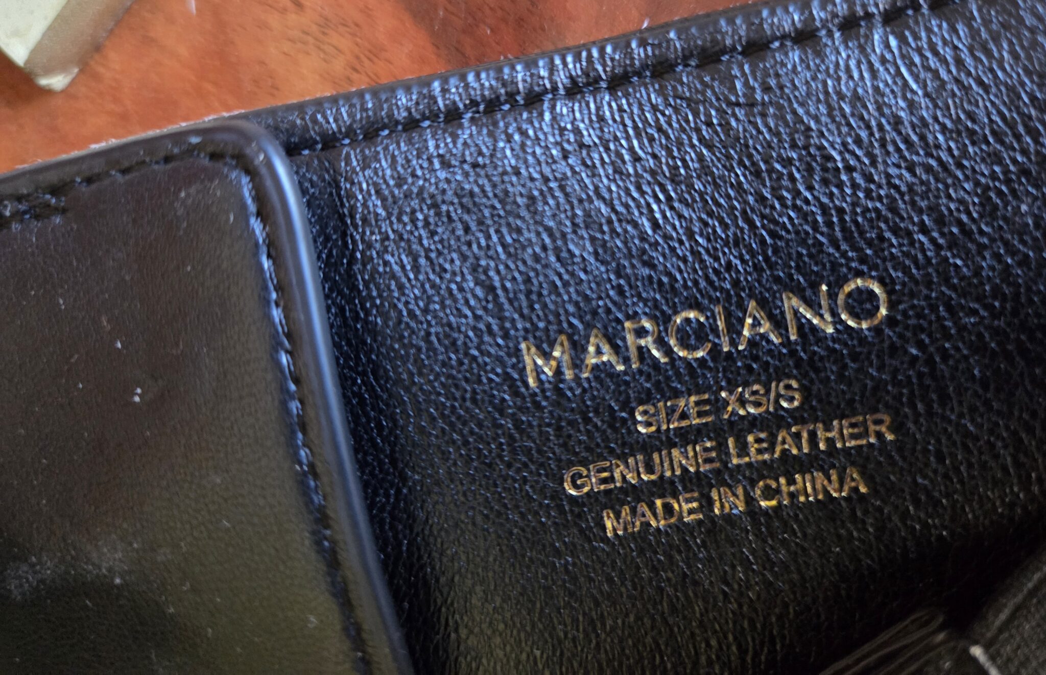 Image for Marciano-Ceinture en cuir noir matelassée