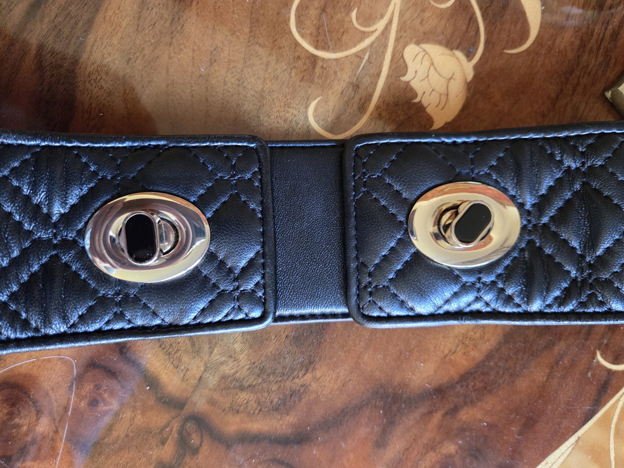 Image for Marciano-Ceinture en cuir noir matelassée
