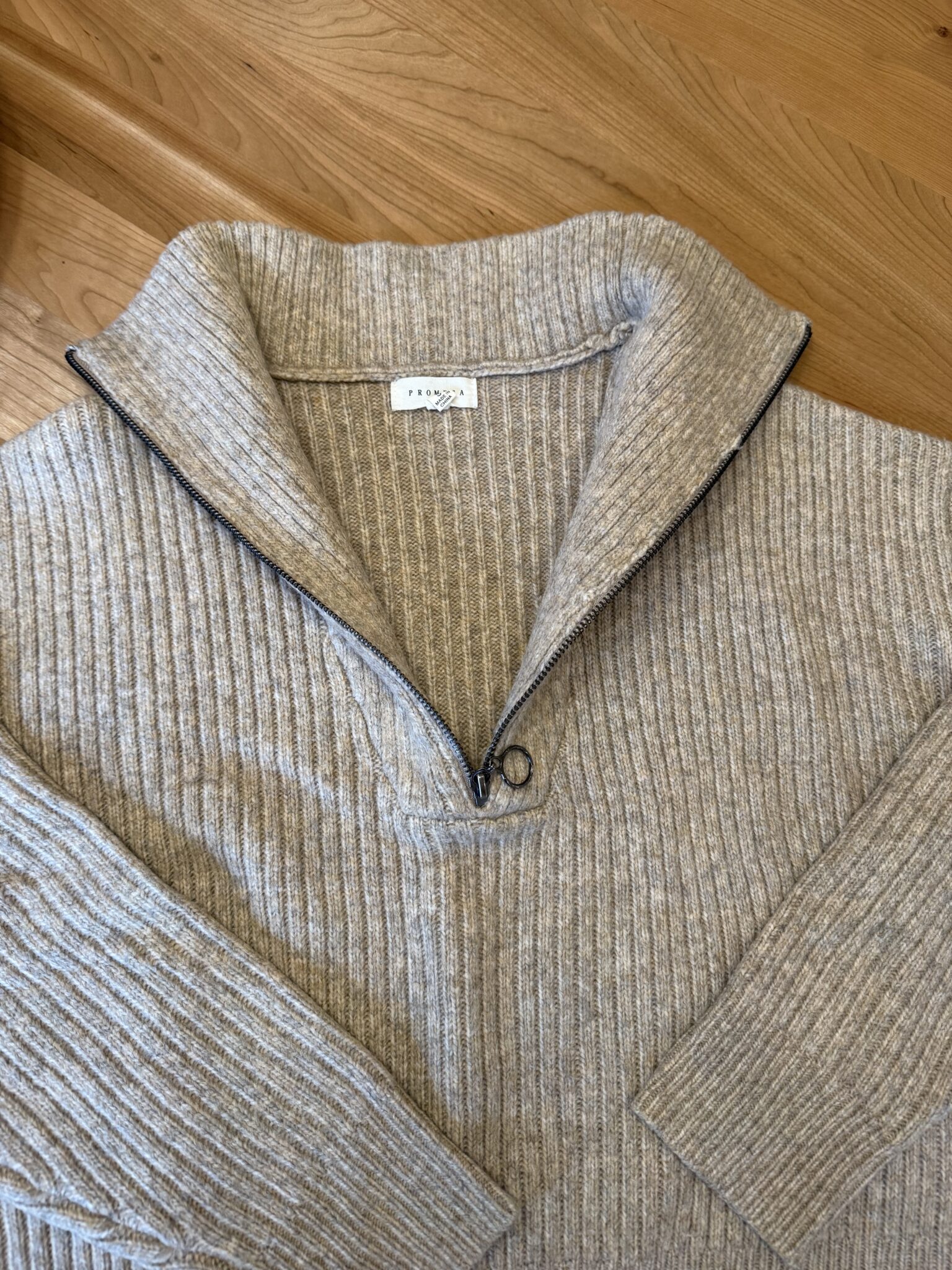 Image for Chandail beige demi zip